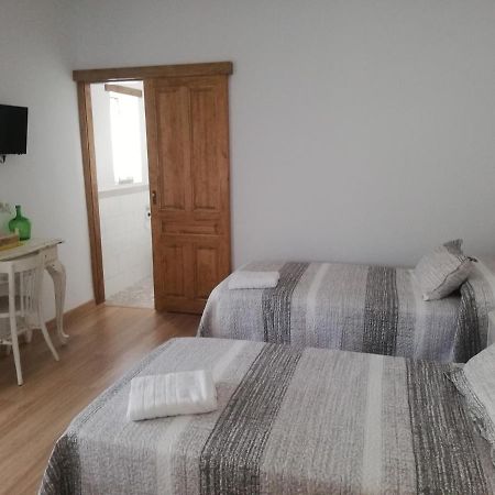 Hostal El Lugar De La Mancha Argamasilla De Alba Bagian luar foto