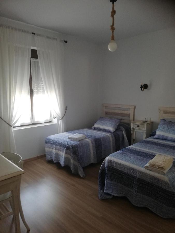 Hostal El Lugar De La Mancha Argamasilla De Alba Bagian luar foto
