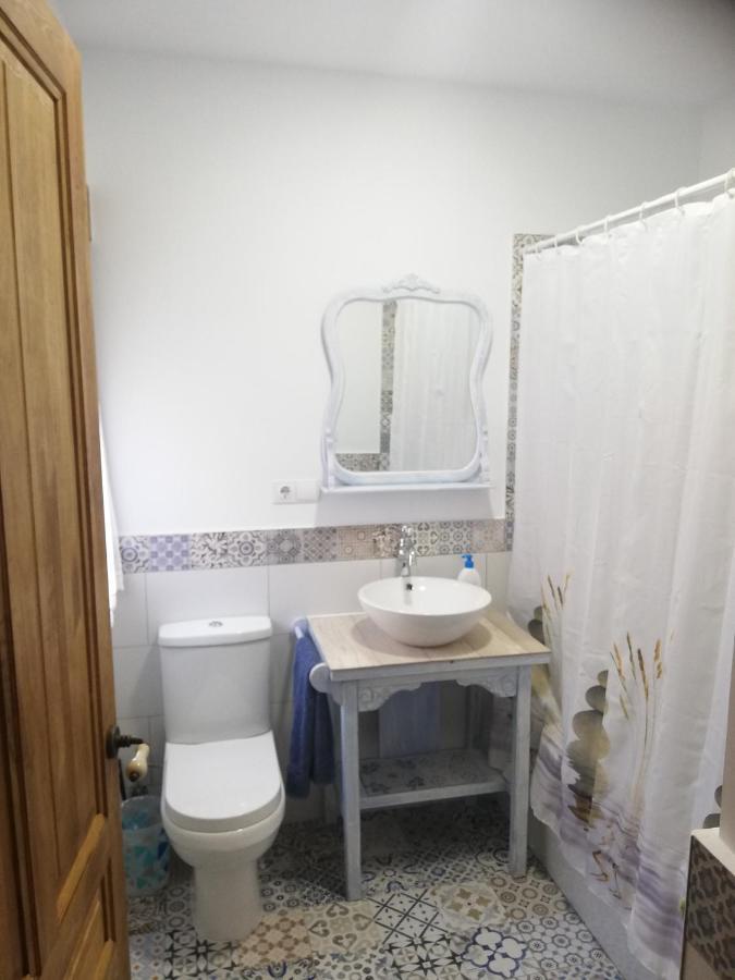 Hostal El Lugar De La Mancha Argamasilla De Alba Bagian luar foto