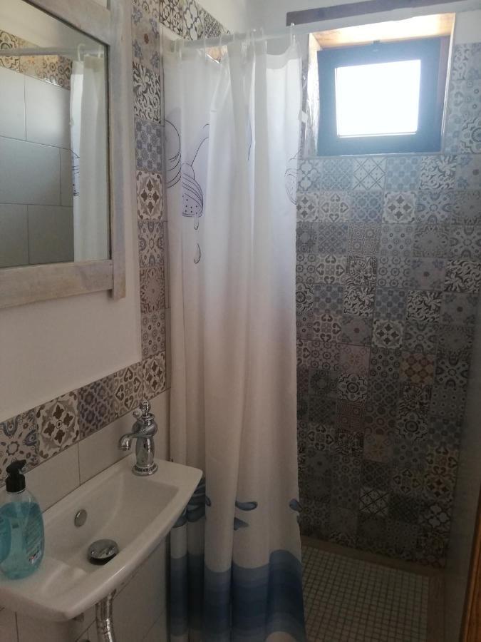 Hostal El Lugar De La Mancha Argamasilla De Alba Bagian luar foto