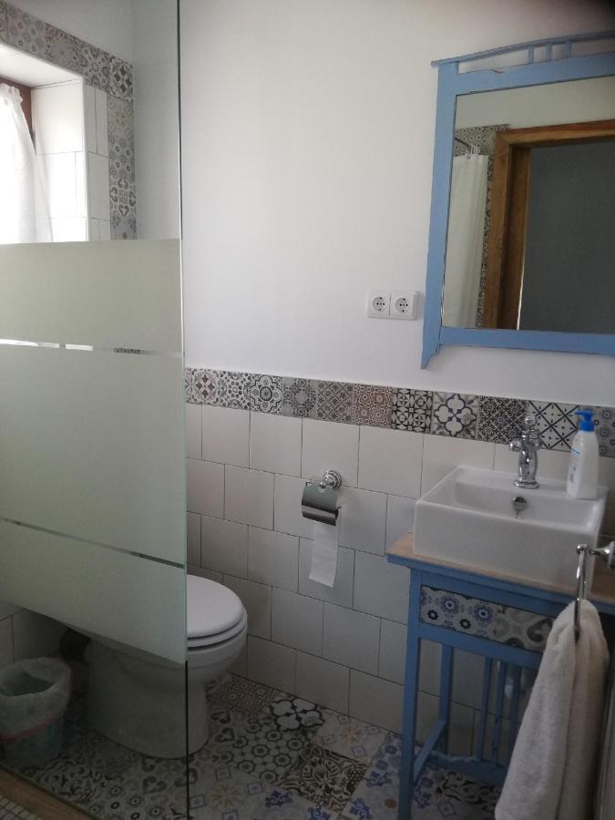 Hostal El Lugar De La Mancha Argamasilla De Alba Bagian luar foto