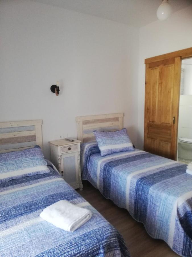 Hostal El Lugar De La Mancha Argamasilla De Alba Bagian luar foto